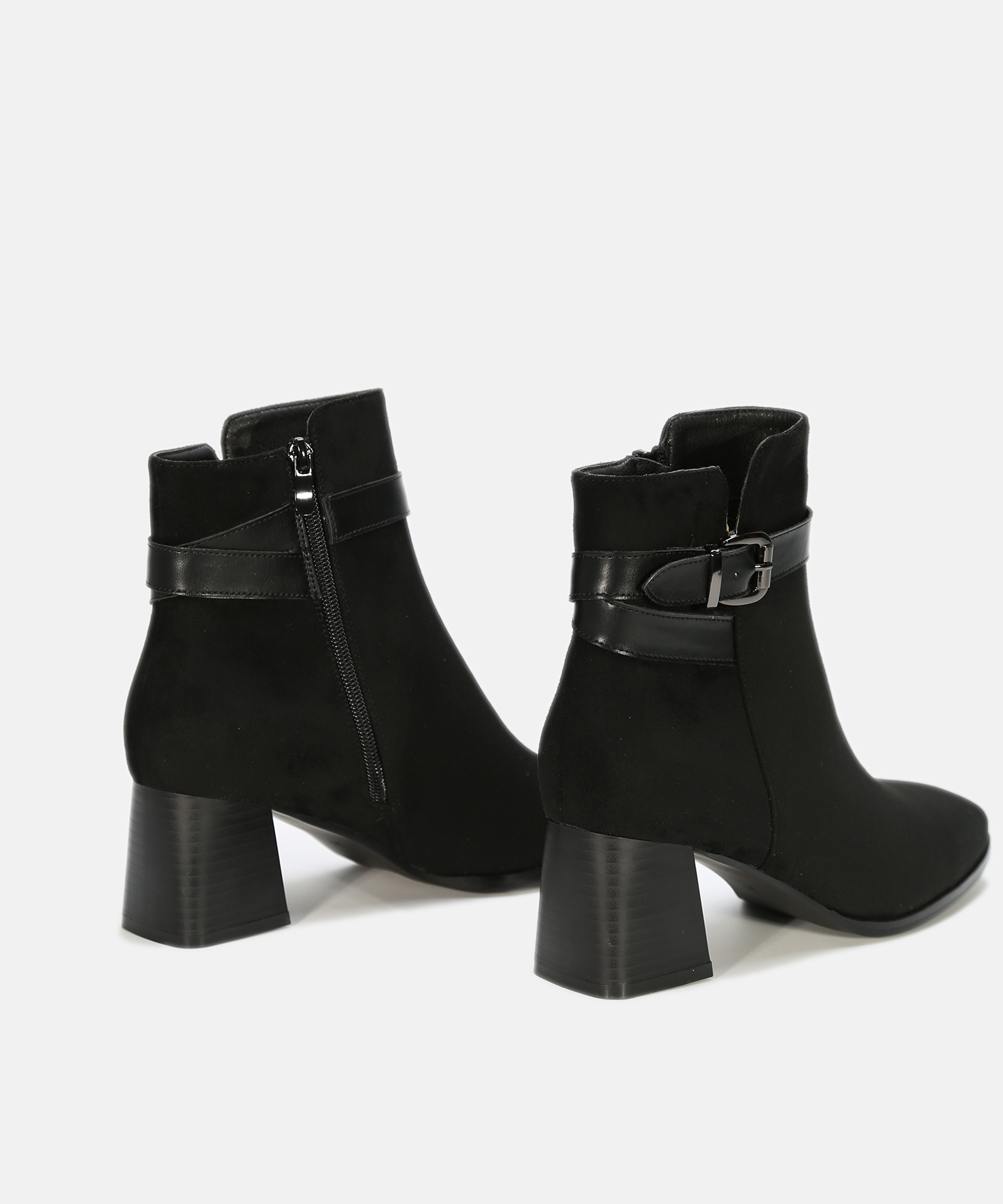 Botines negros tac&oacute;n hebilla image number null